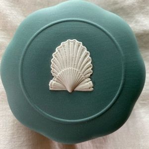 Brand New Wedgwood Seashell Scalloped Trinket Box